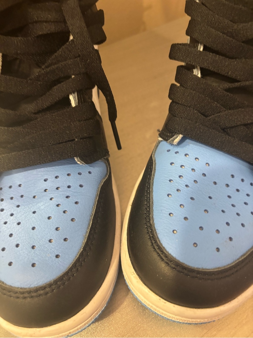 Nike Air Jordan 1 High OG White Black University Blue - Picture 8 of 8